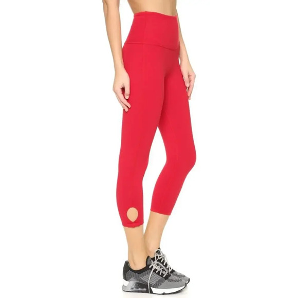 Kate Spade X Beyond Yoga Red Capri‎ Leggings - Picture 2 of 8